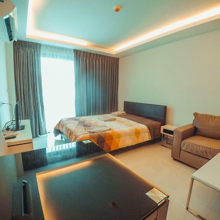Club Royal Suites Pattaya Exterior photo