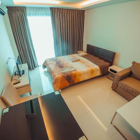 Club Royal Suites Pattaya Exterior photo