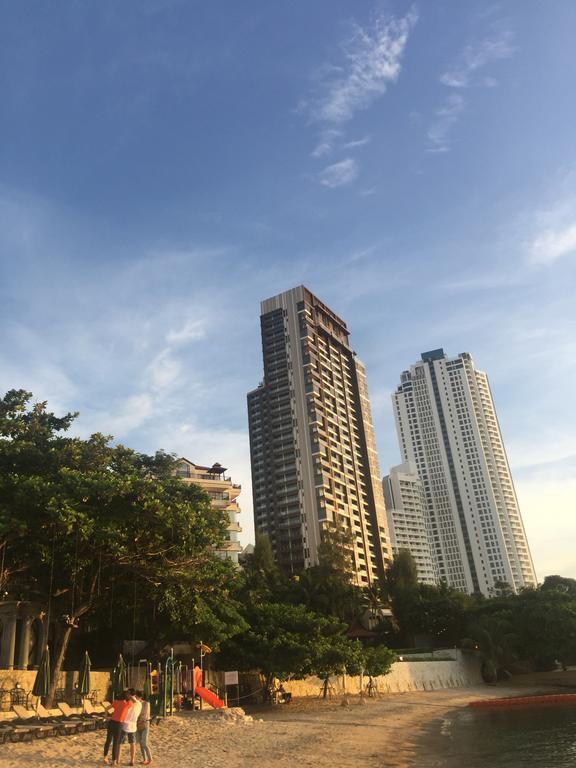 Club Royal Suites Pattaya Exterior photo